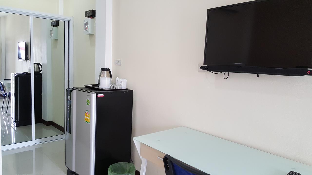 Charoensuk Grand Hotel Kabin Buri Екстер'єр фото