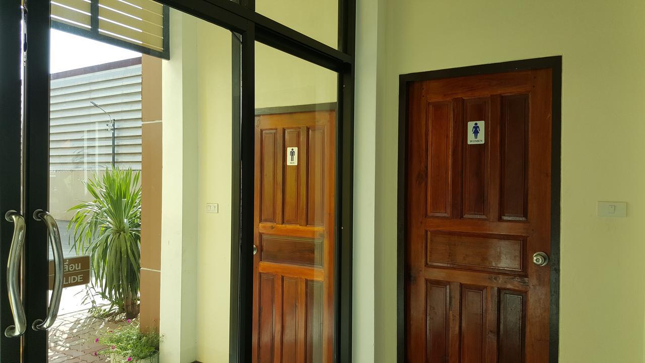 Charoensuk Grand Hotel Kabin Buri Екстер'єр фото
