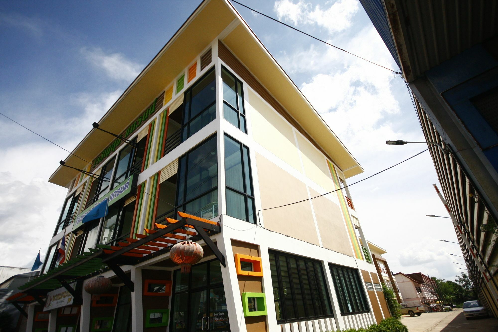 Charoensuk Grand Hotel Kabin Buri Екстер'єр фото